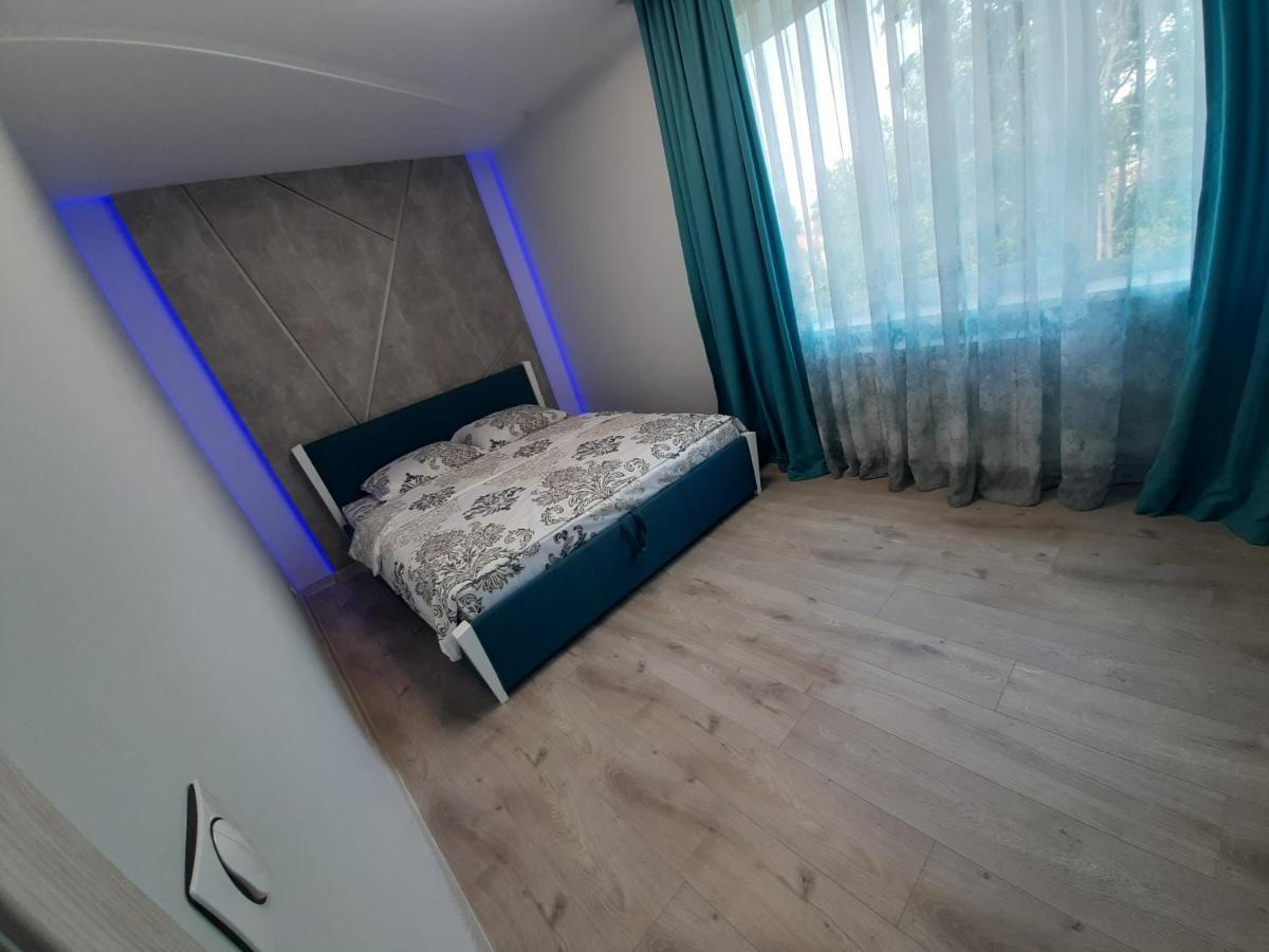 Secheni Apartment Ужгород Екстериор снимка